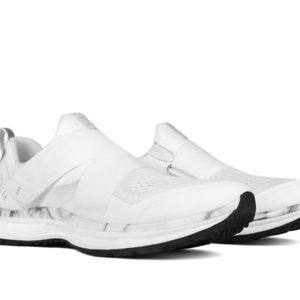 White tiems size 7.5 women’s